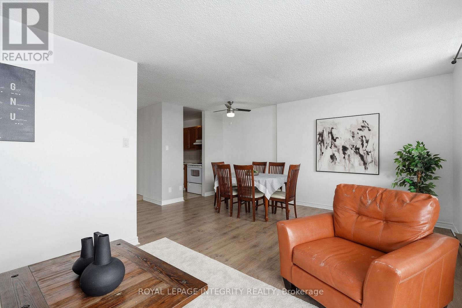 1110 - 2000 JASMINE CRESCENT