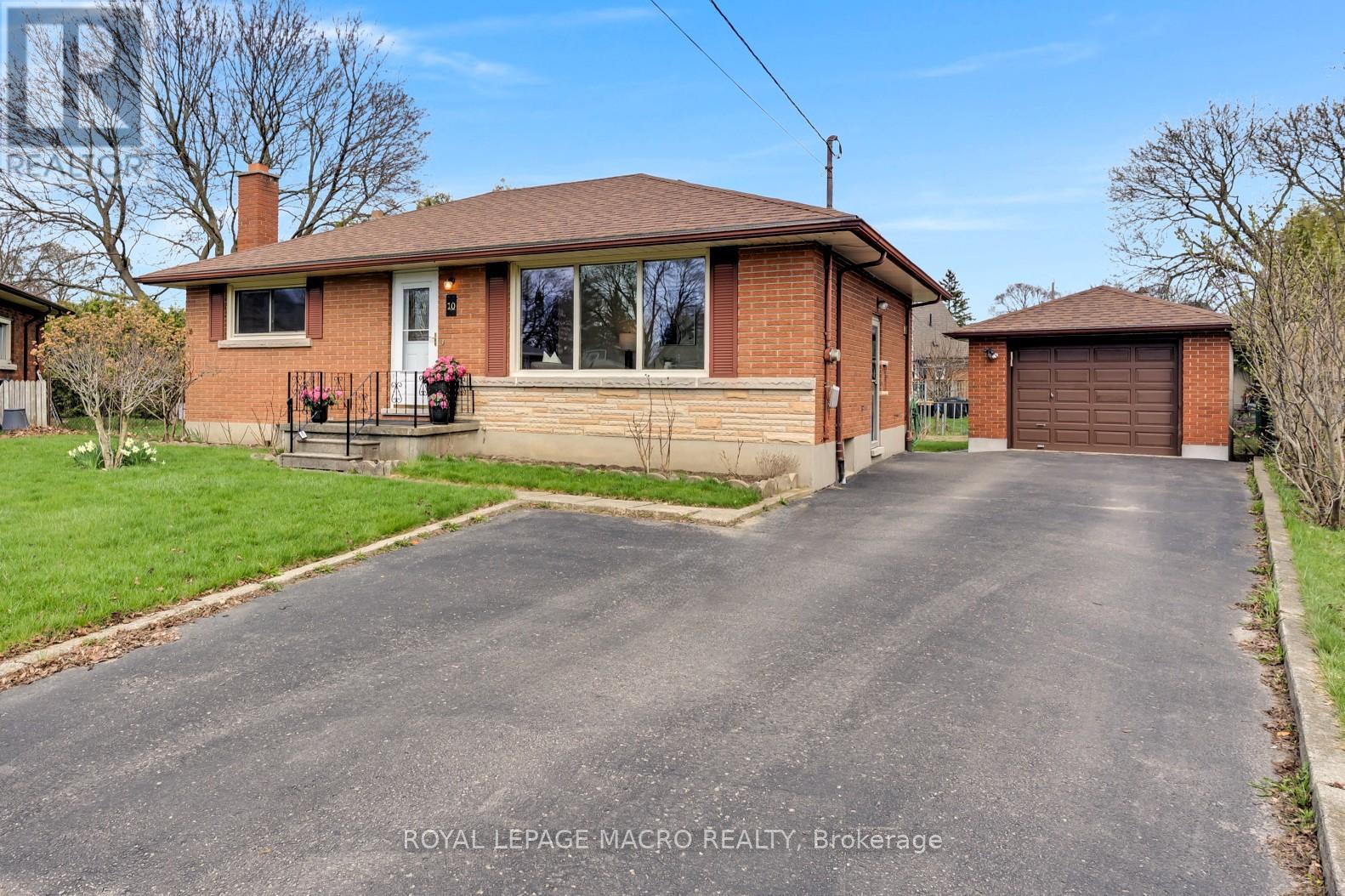 10 WESTOBY STREET