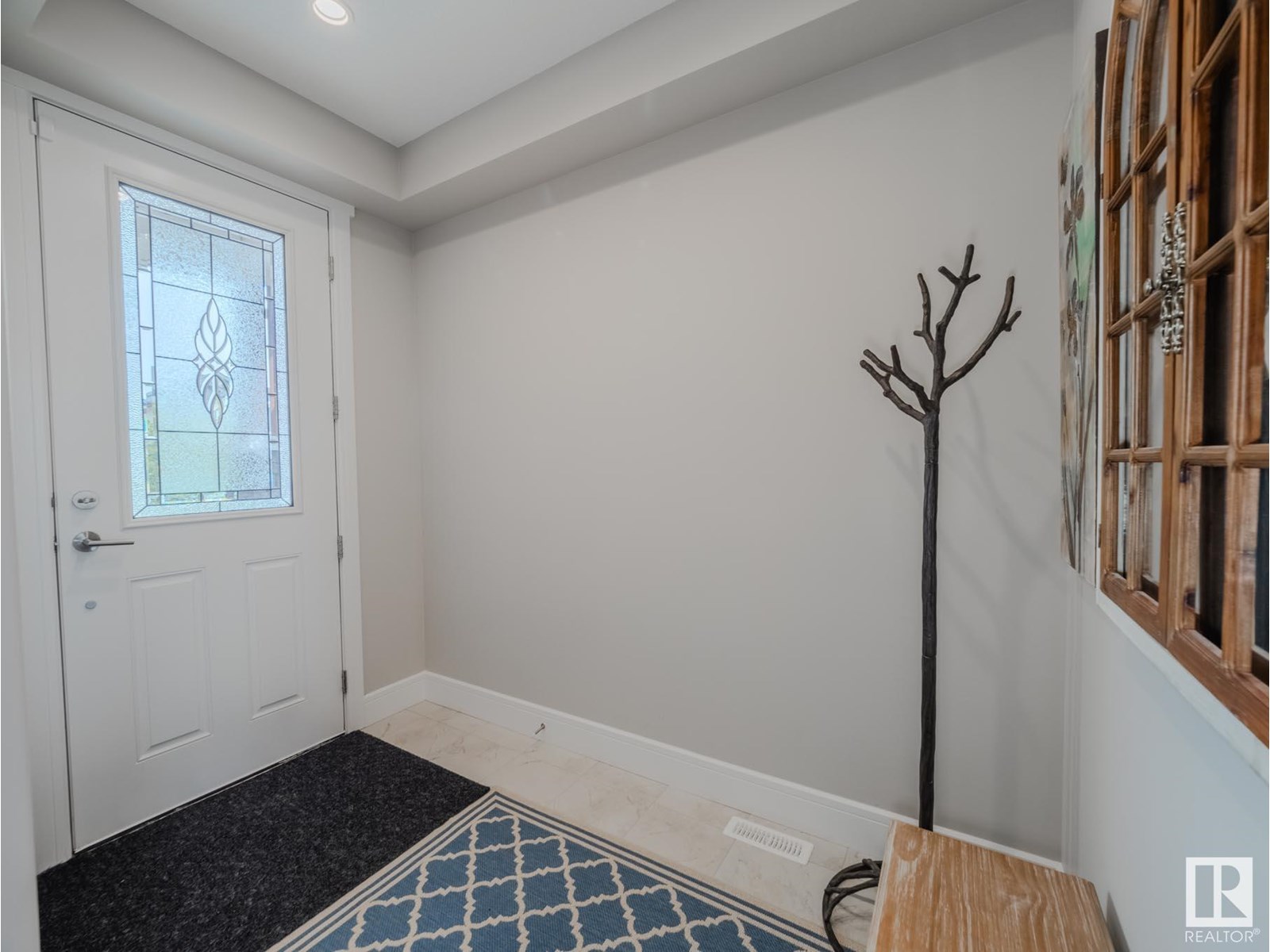 9756 222 ST NW