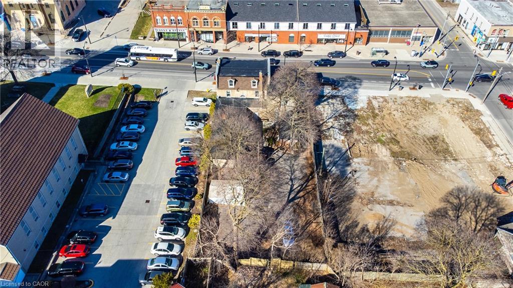 840-846 KING Street E