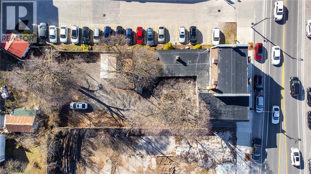 840-846 KING Street E