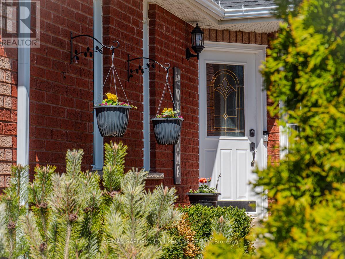 22 GRACE CRESCENT