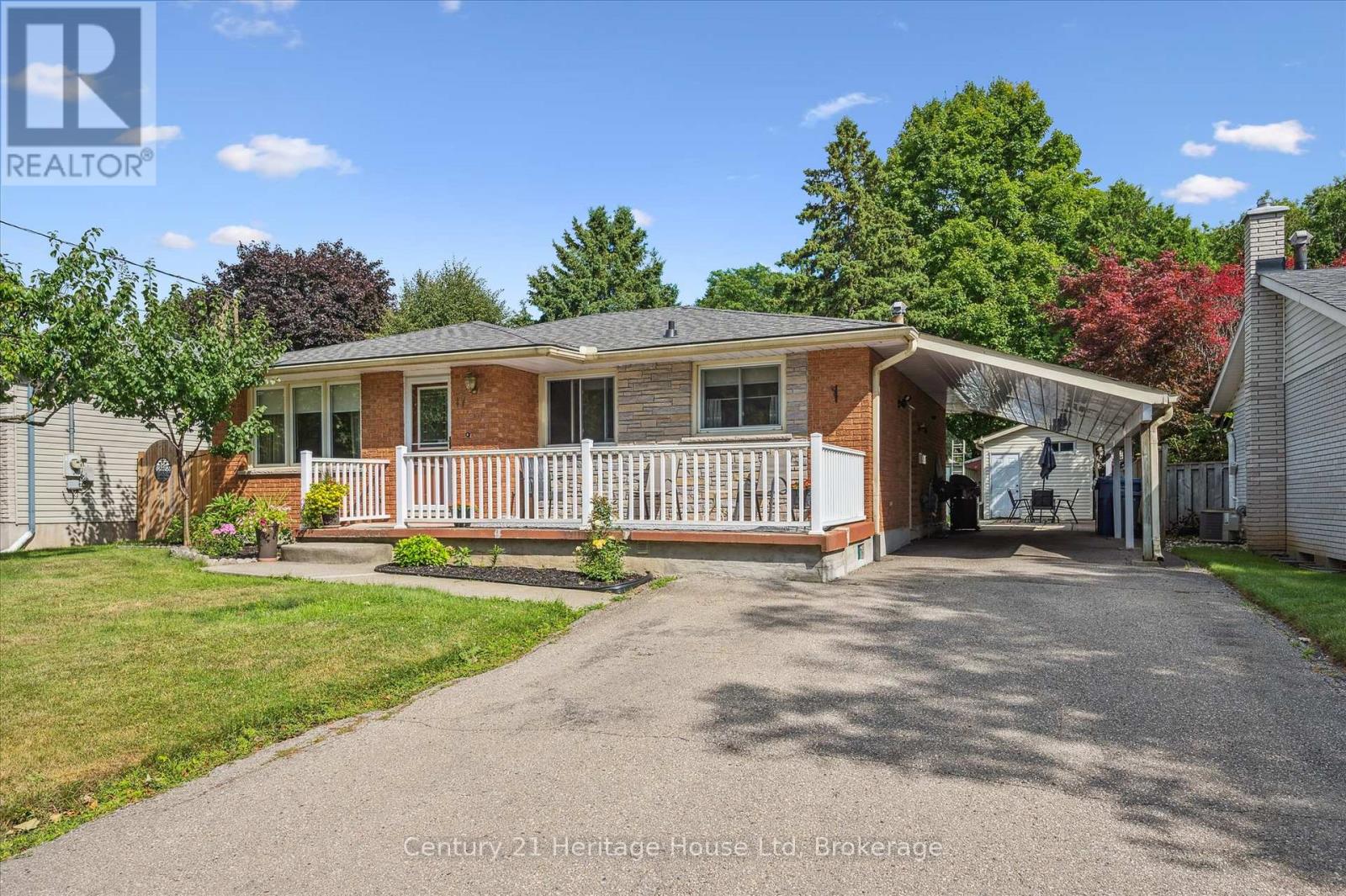 17 DALEBROOK PLACE