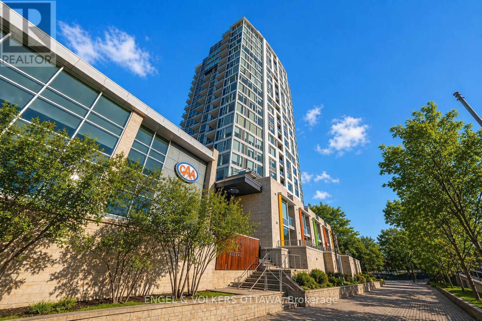 110 - 1035 BANK STREET