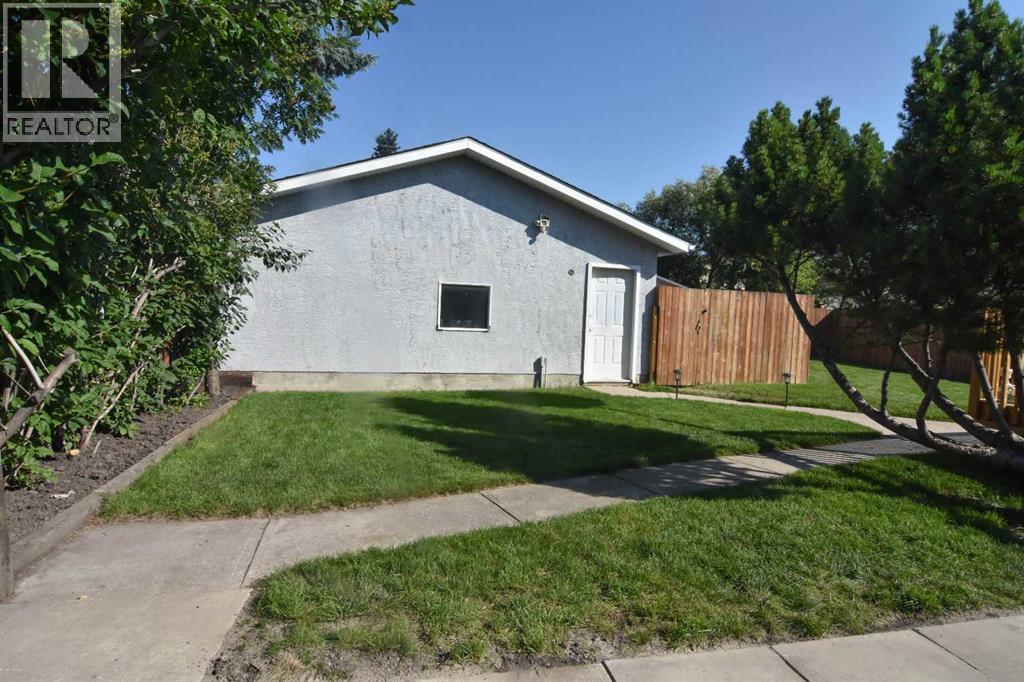 904 Abbotsford Drive NE