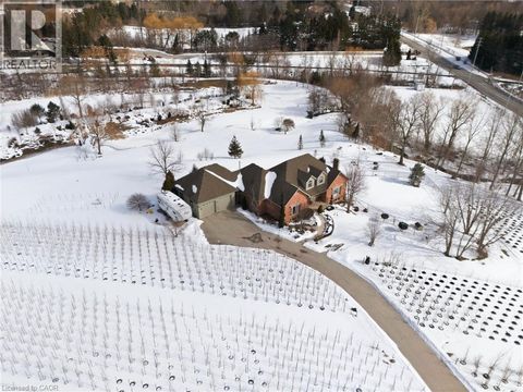 383 PARKSIDE Drive Hamilton ON L8B0Y6