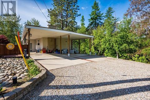 705 8TH Avenue Montrose BC V0G1P0