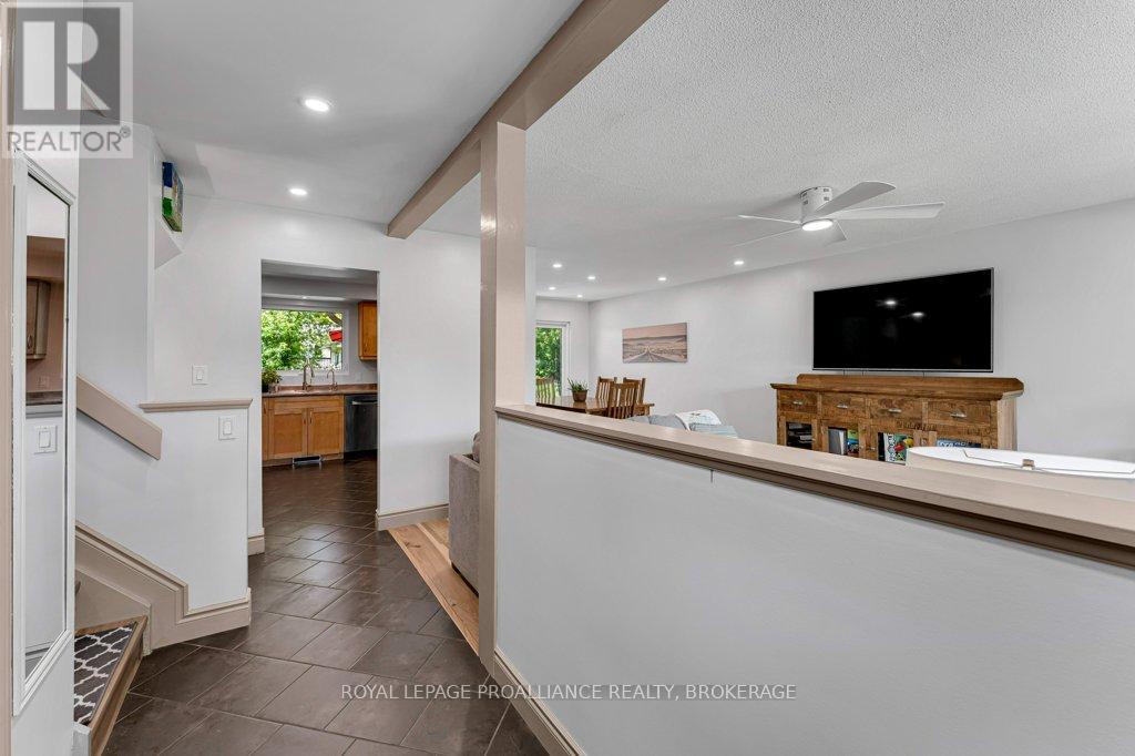 988 HUDSON DRIVE