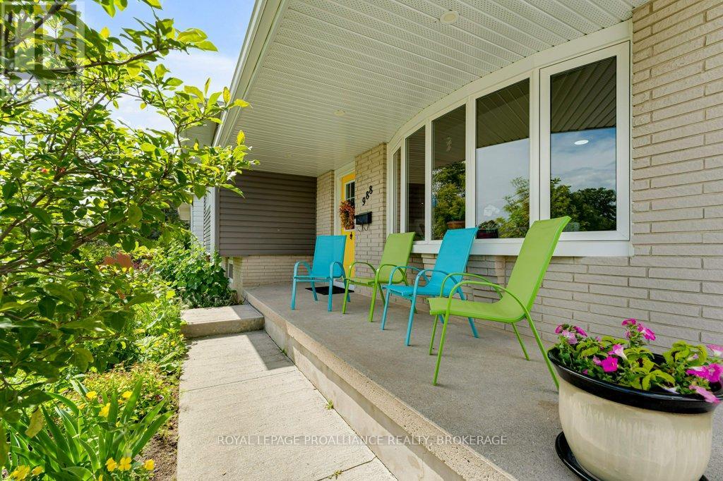 988 HUDSON DRIVE