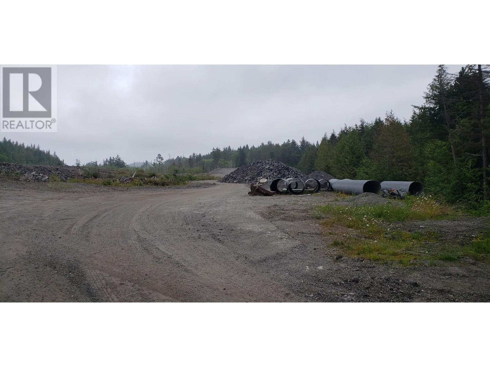 DL251 W 16 HIGHWAY