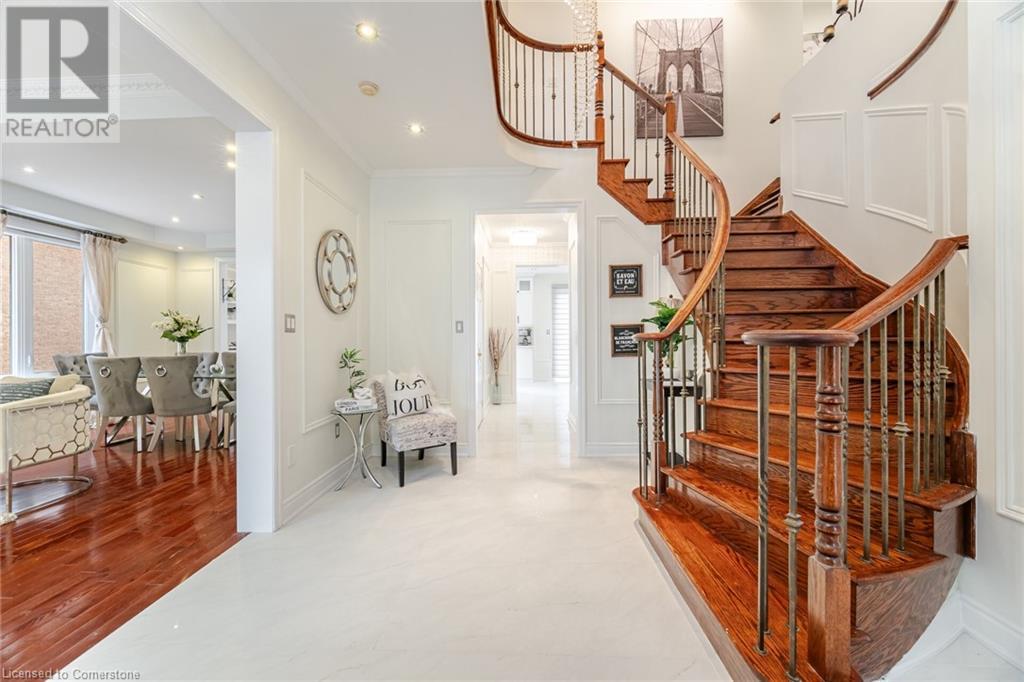 2185 HIGHCLIFFE Way