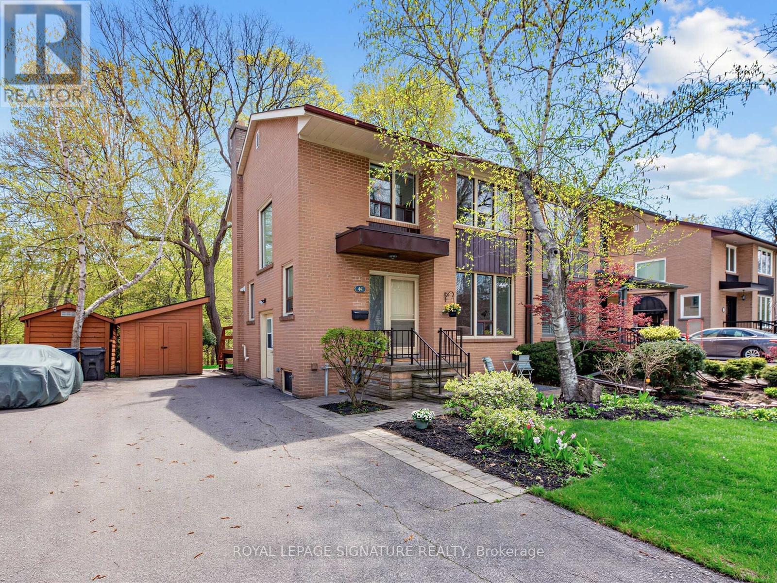 46 PLATEAU CRESCENT