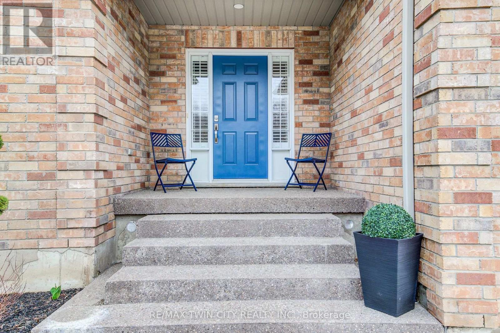 77 LASCHINGER BOULEVARD