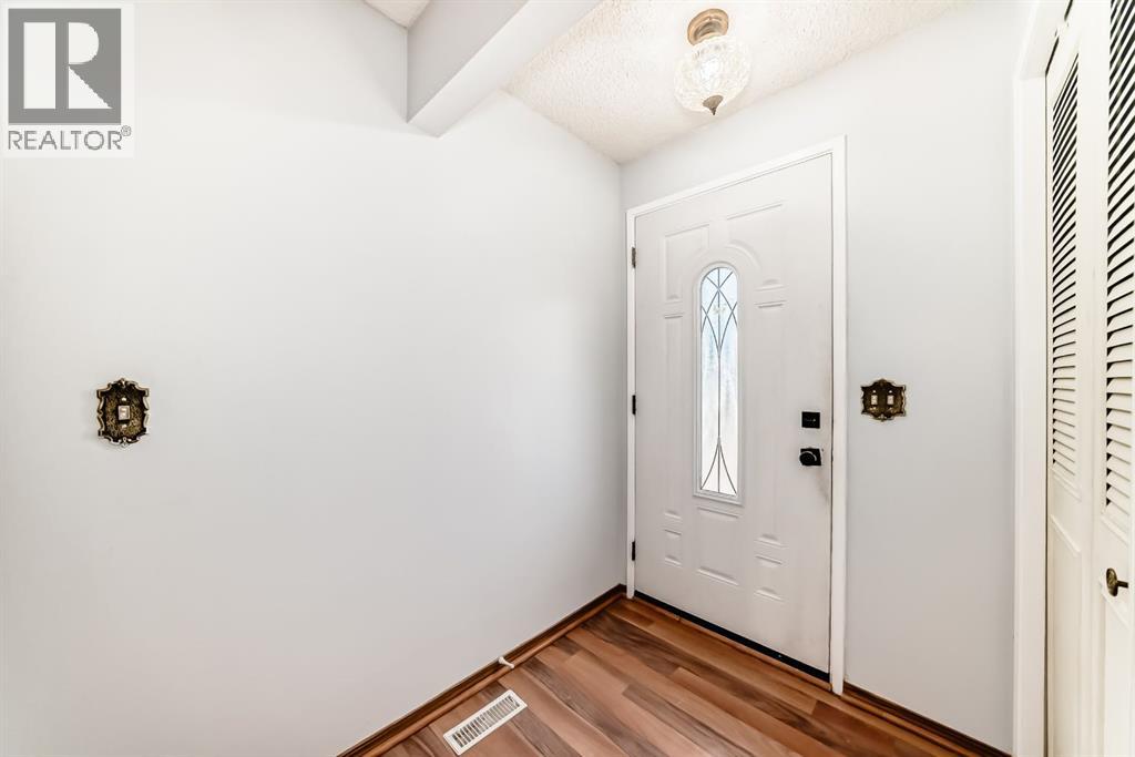 411 Abadan Place NE