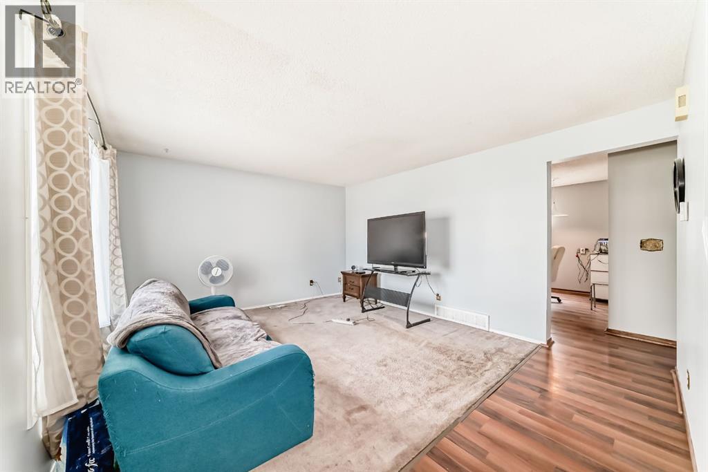 411 Abadan Place NE