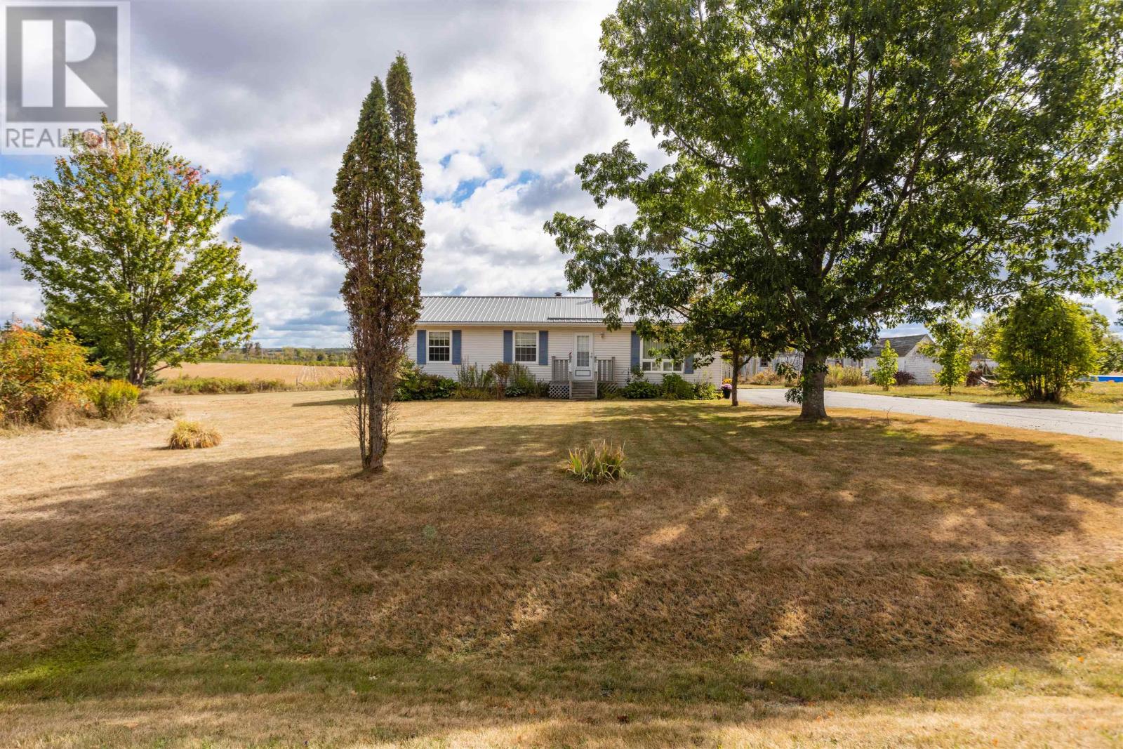 3592 Trans Canada Hwy