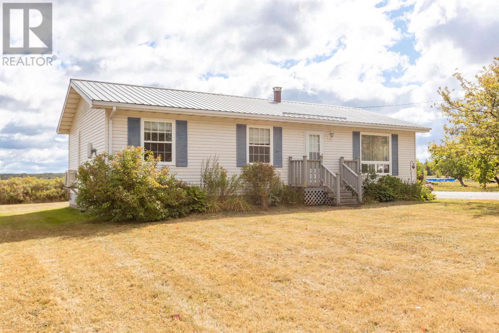 3592 Trans Canada Hwy