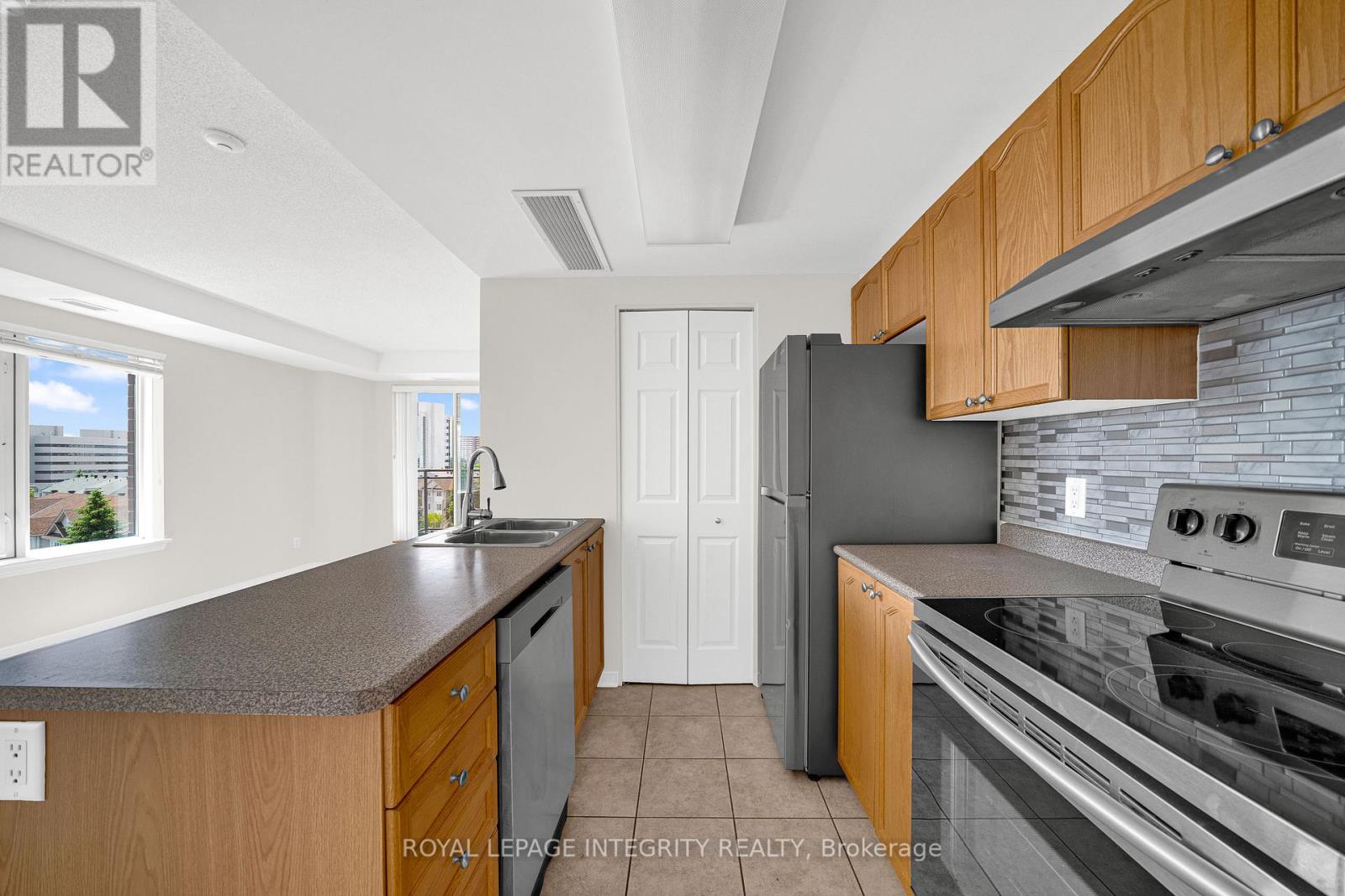 6Q - 310 CENTRAL PARK DRIVE