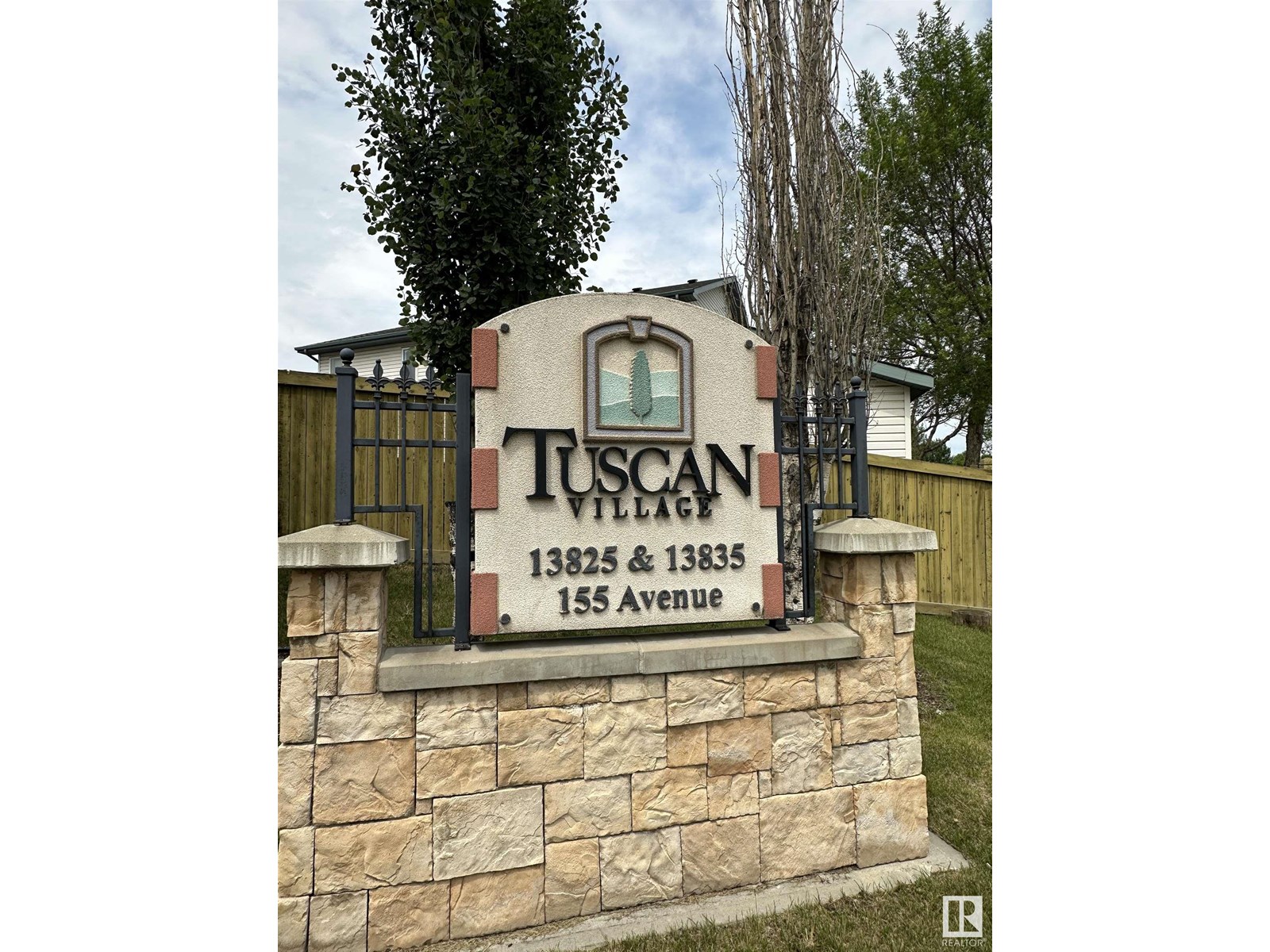#100 13825 155 AV NW
