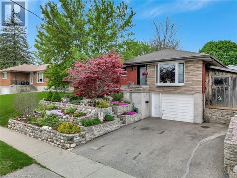 24 HOFFMAN Street Kitchener ON N2M3M7