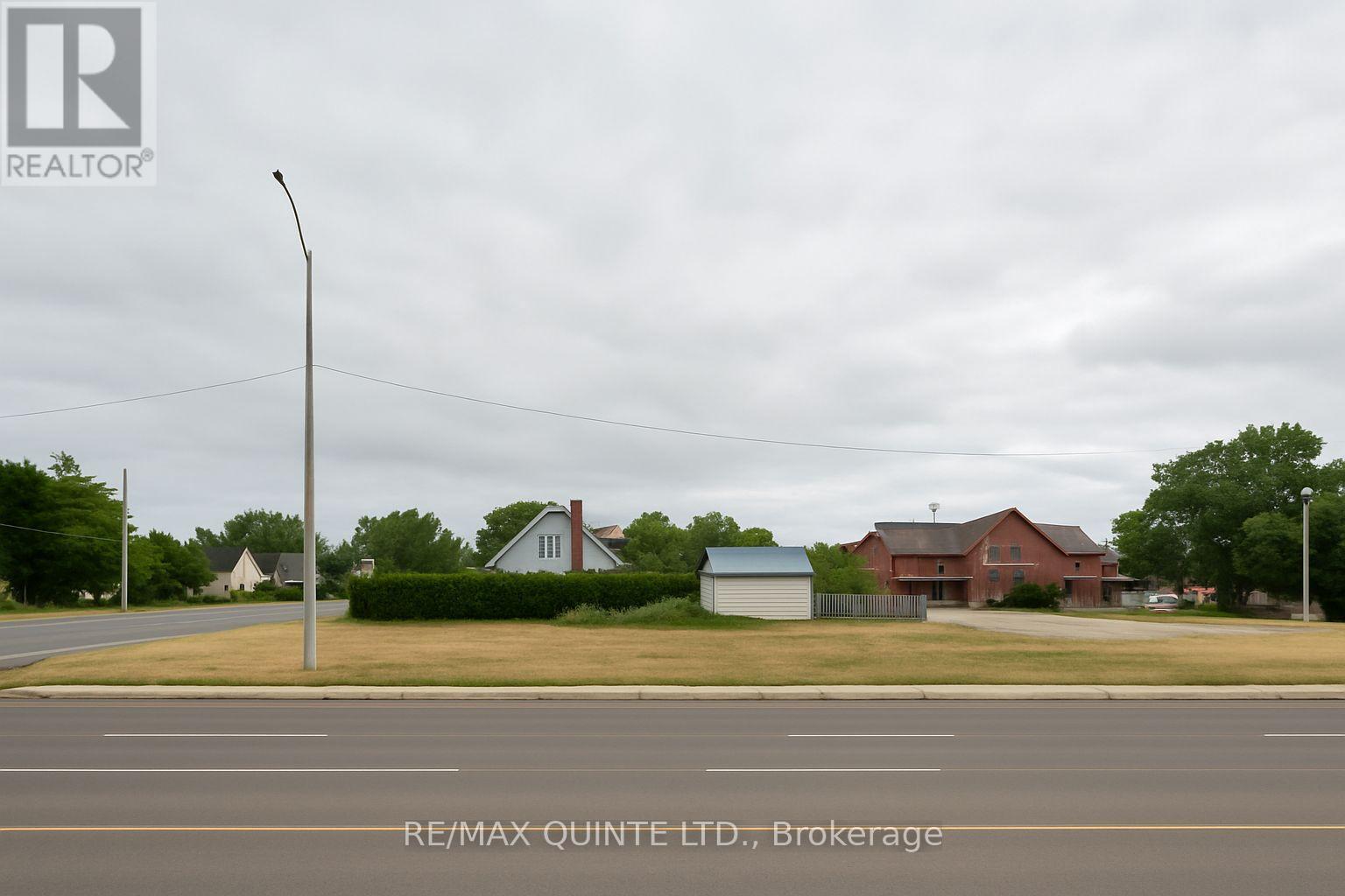 UNIT A - 506 DUNDAS STREET W