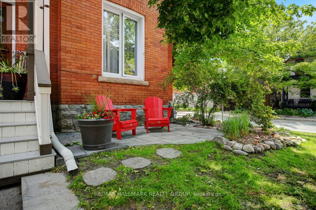 120 STRATHCONA AVENUE