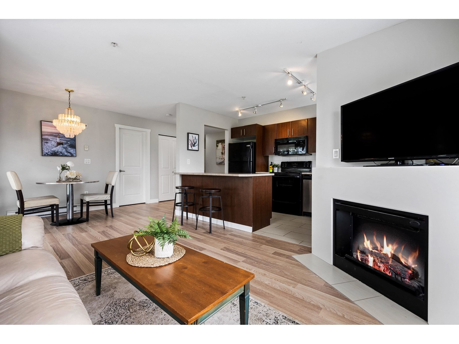 211 45559 YALE ROAD|Chilliwack Proper South
