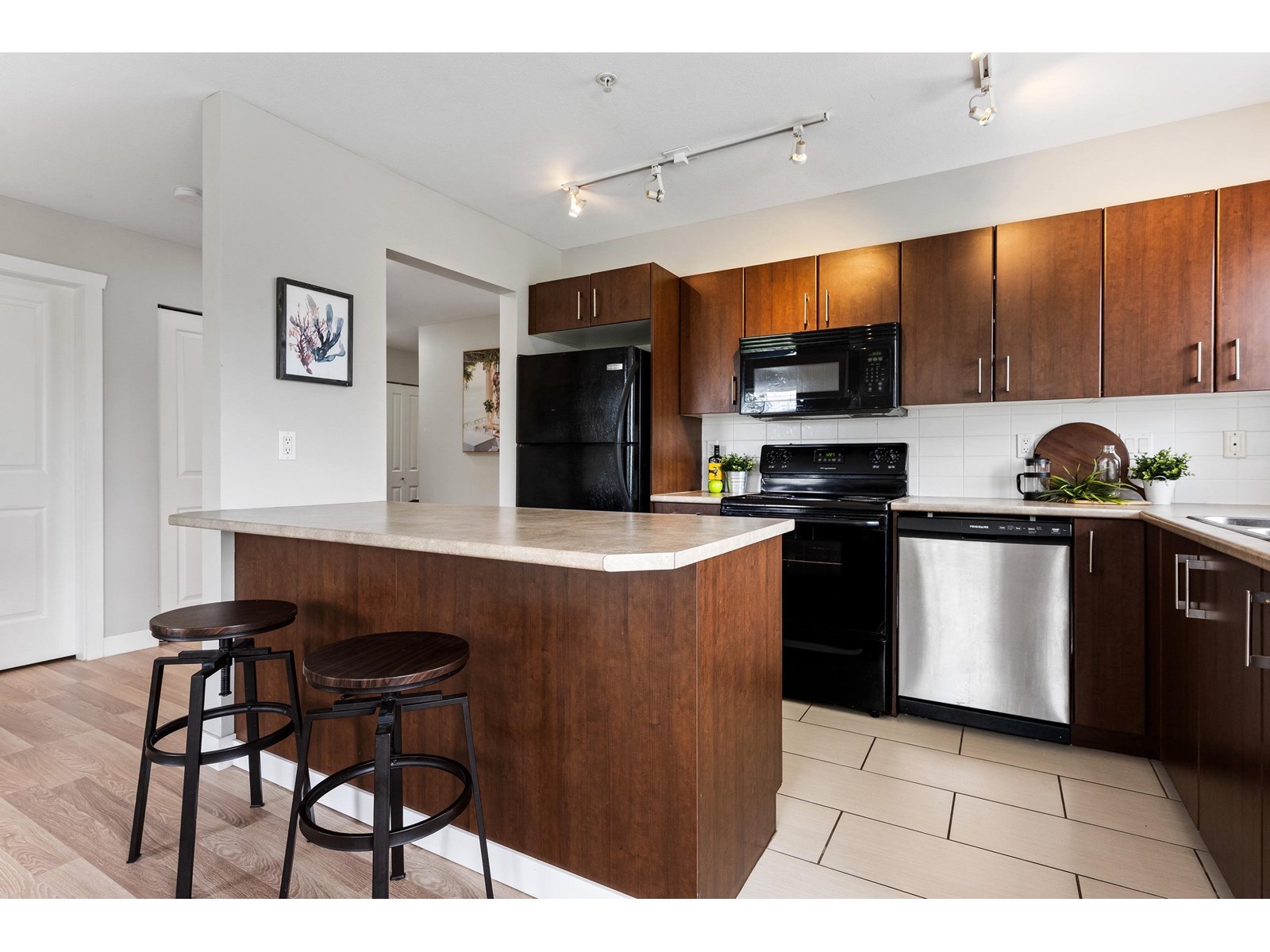 211 45559 YALE ROAD|Chilliwack Proper South
