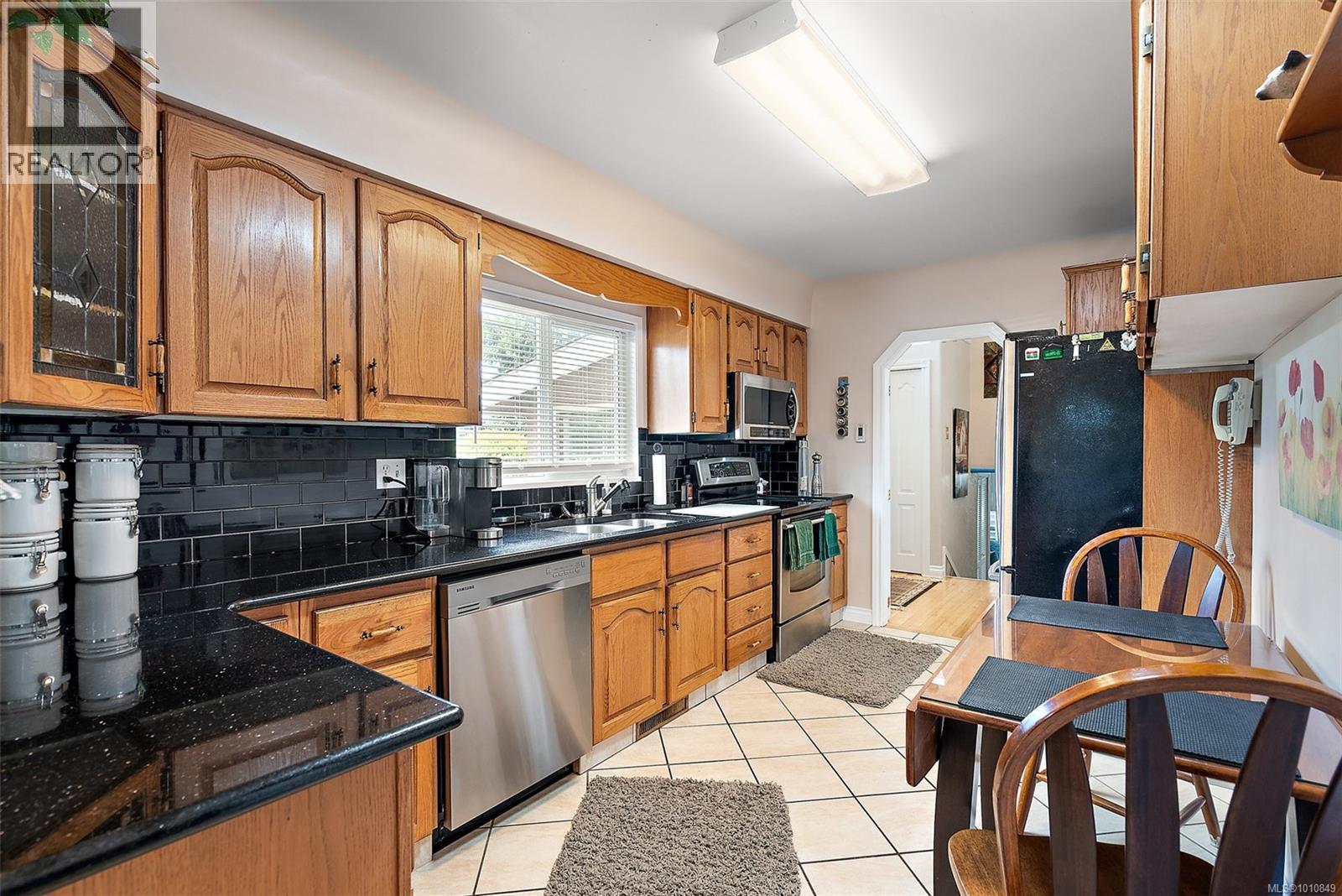 1844 Fairburn Dr