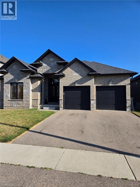 100 THEODORE SCHULER Boulevard Unit# B New Hamburg ON N3A0B9