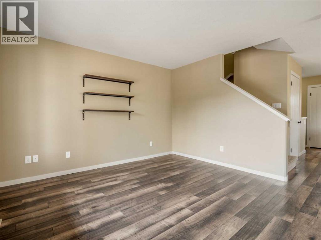 120 Mt Sundial Court W