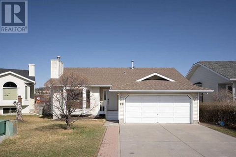 19 West Mackay Crescent Cochrane AB T4C1J8
