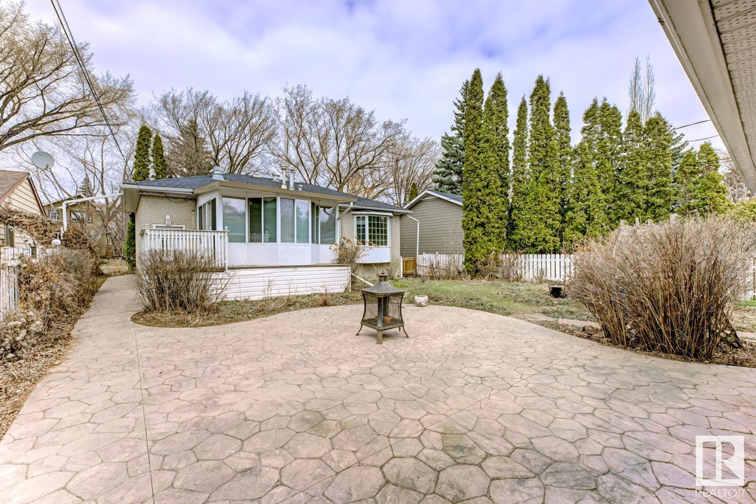 7621 91 AV NW