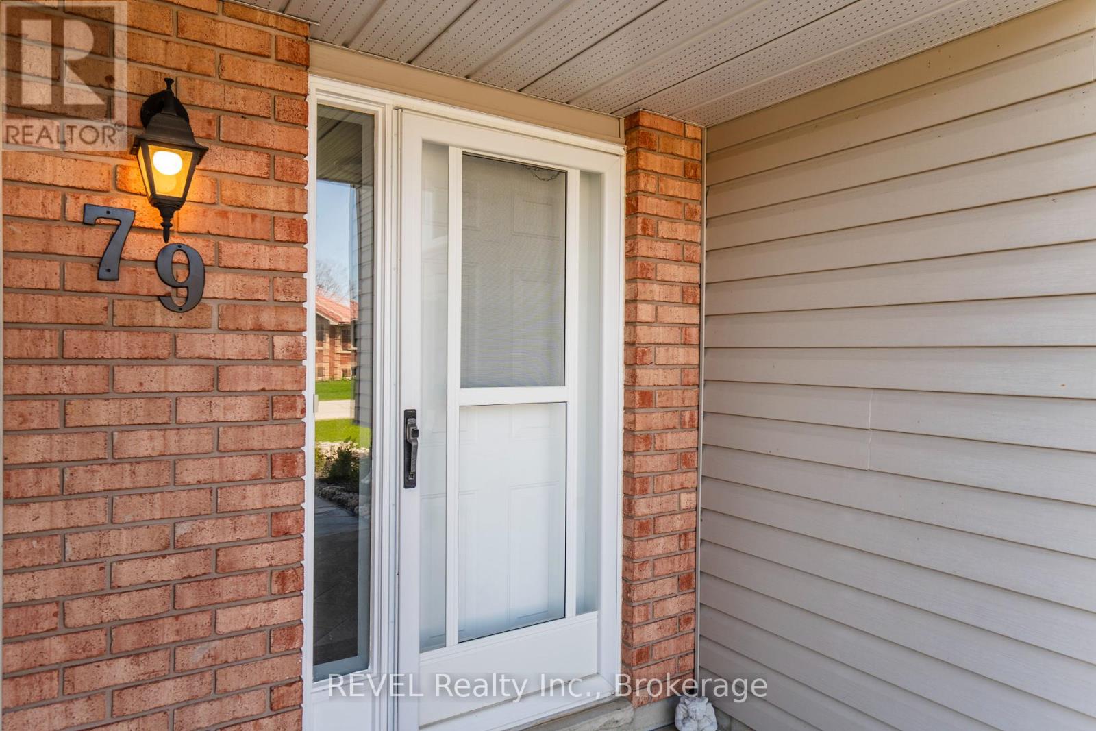 79 OXLEY DRIVE