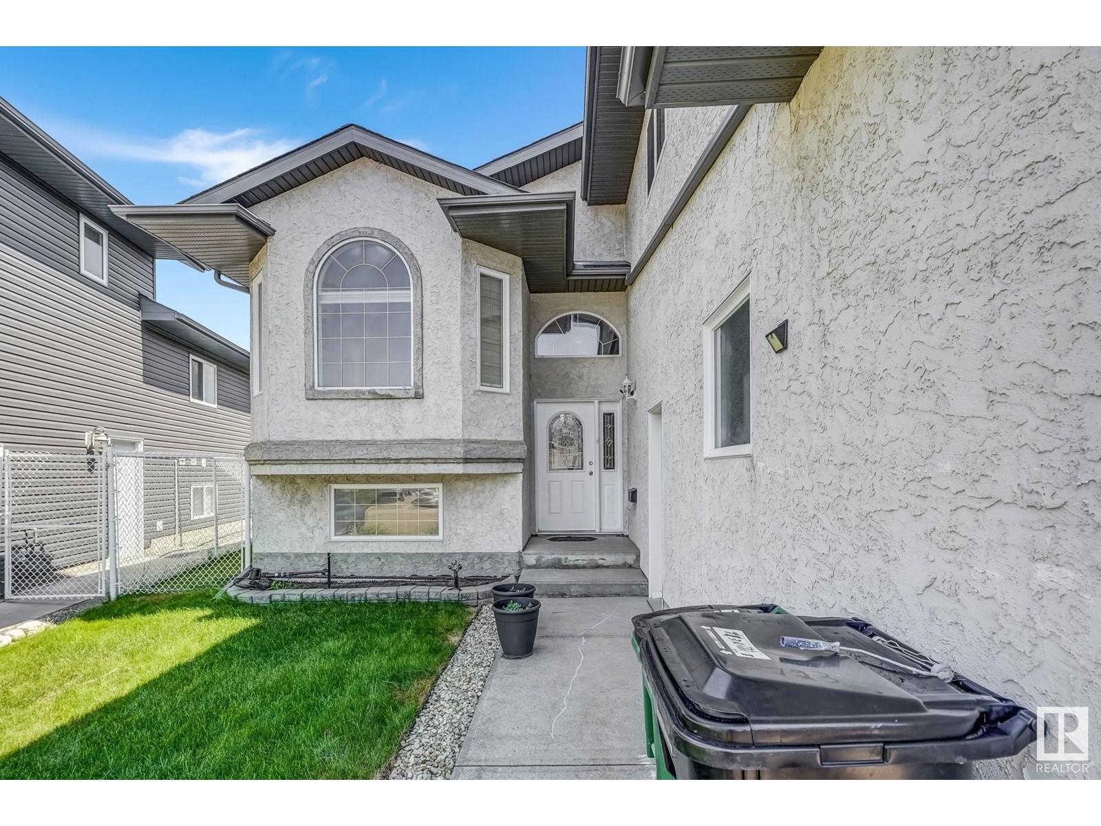 723 KIRKNESS RD NW