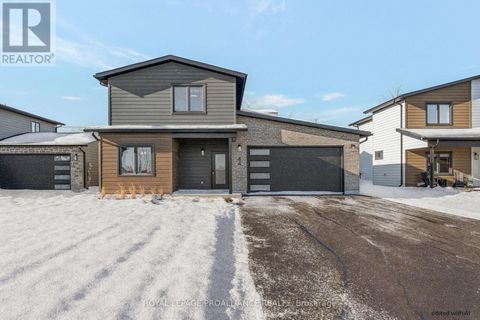 44 FRASER DRIVE Quinte West (Sidney Ward) ON K0K1E0