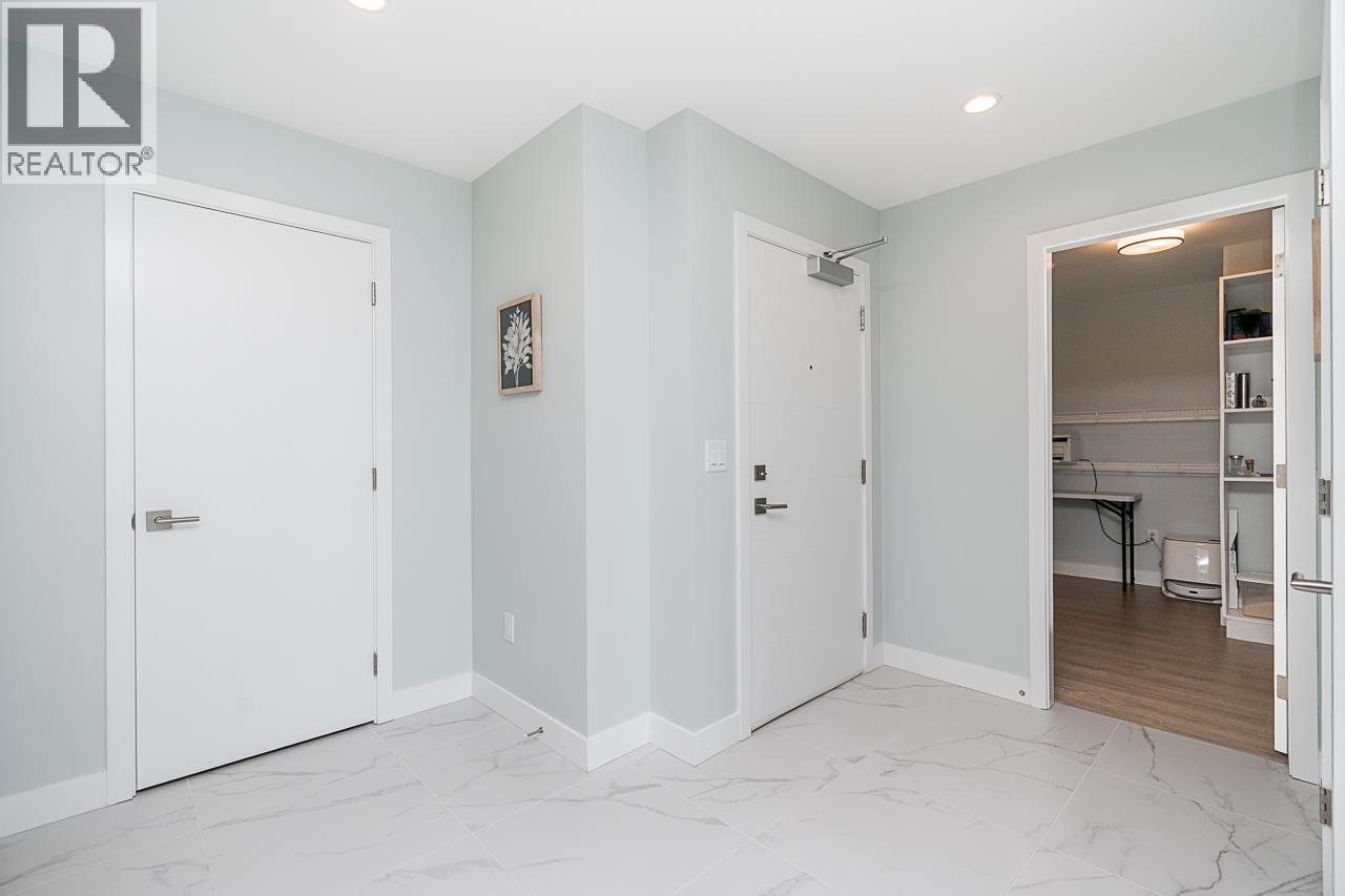 405 11703 FRASER STREET