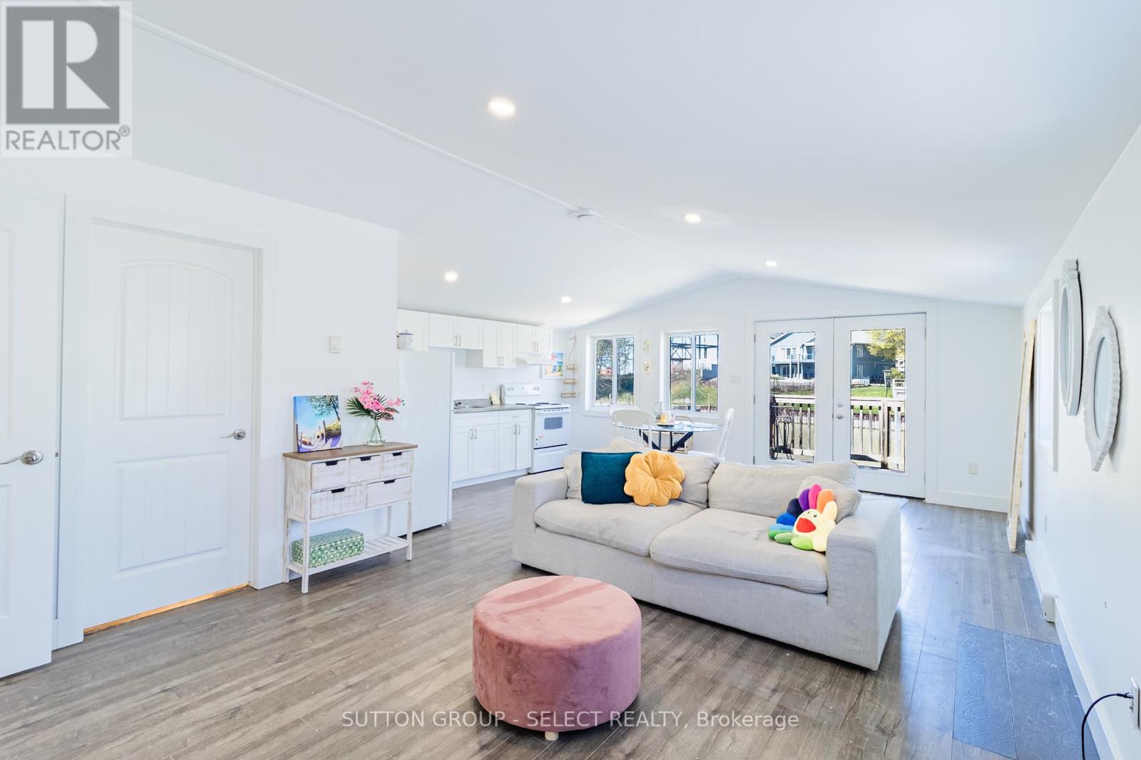 79 RIVER ROAD