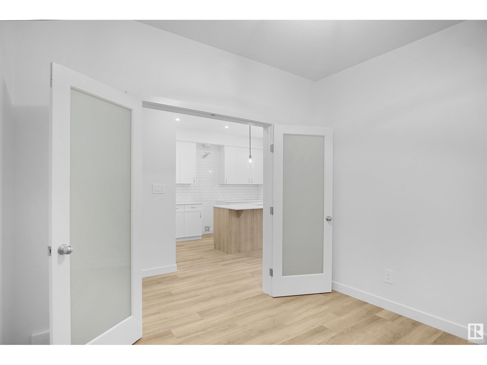 6304 KING WD SW