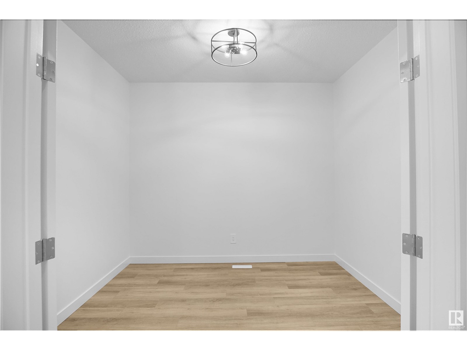 6304 KING WD SW