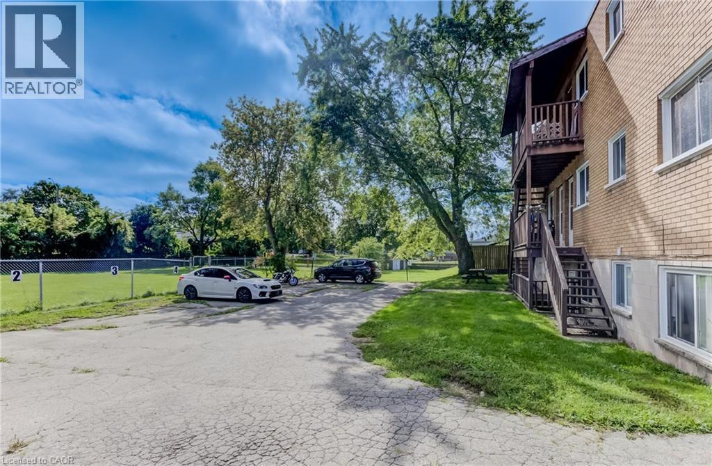 125 SCHLUETER Street