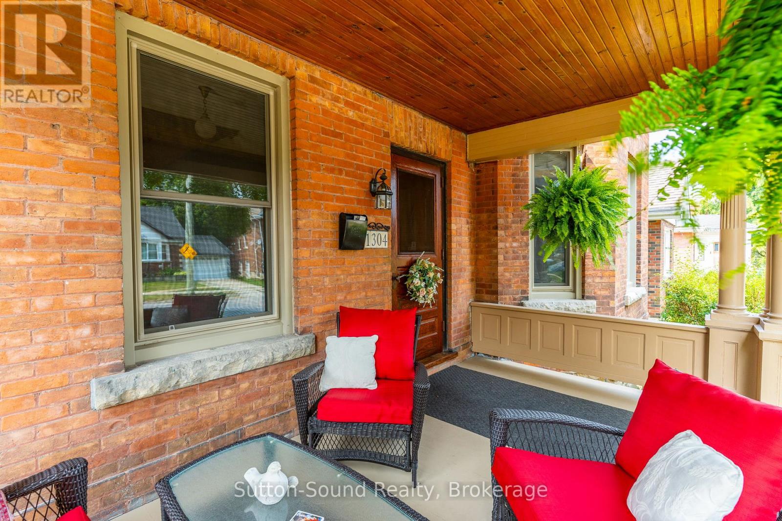1304 4TH AVENUE W