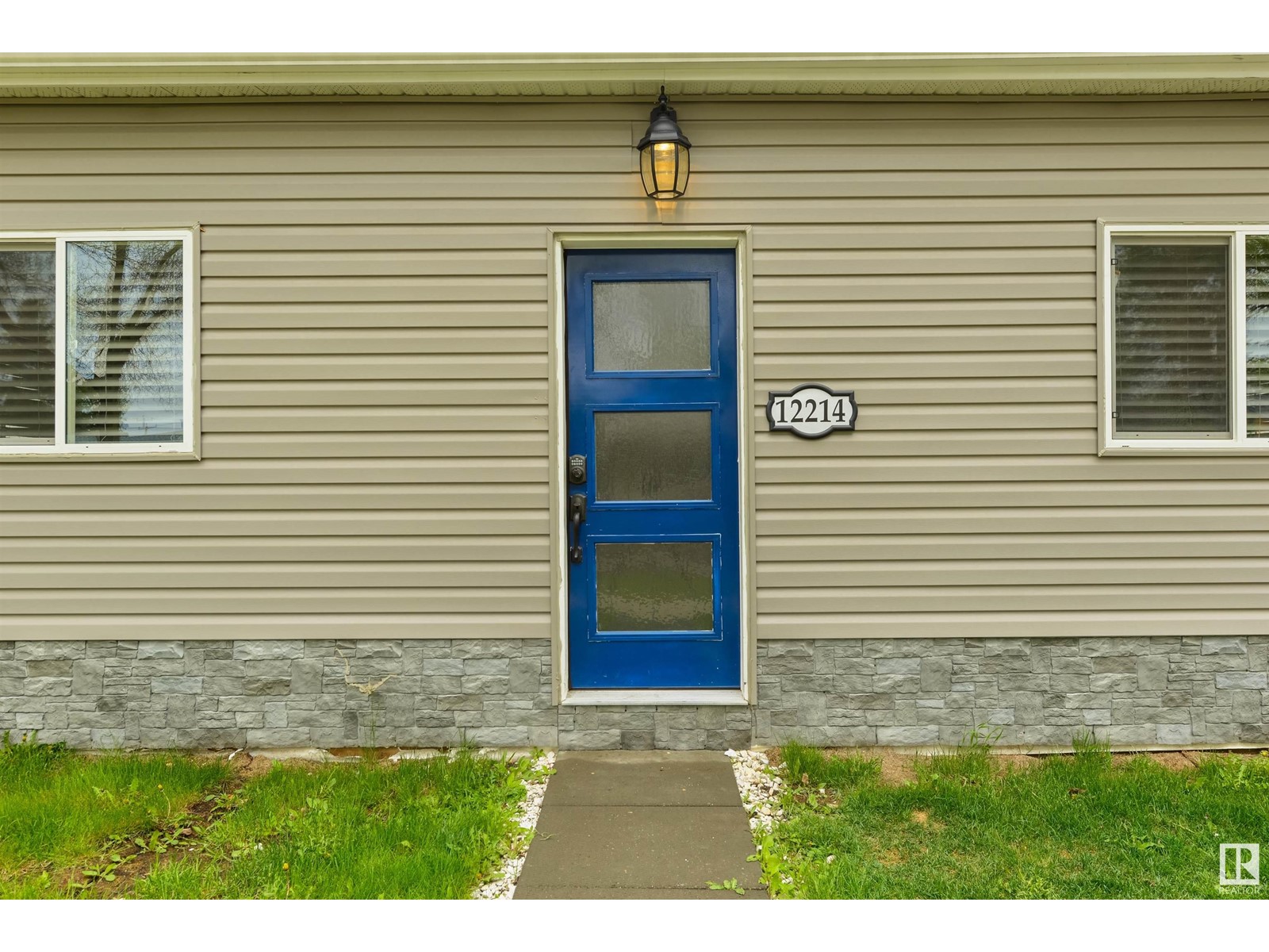 12214 48 ST NW