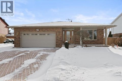 609 DRESDEN Tecumseh ON N8N4B6