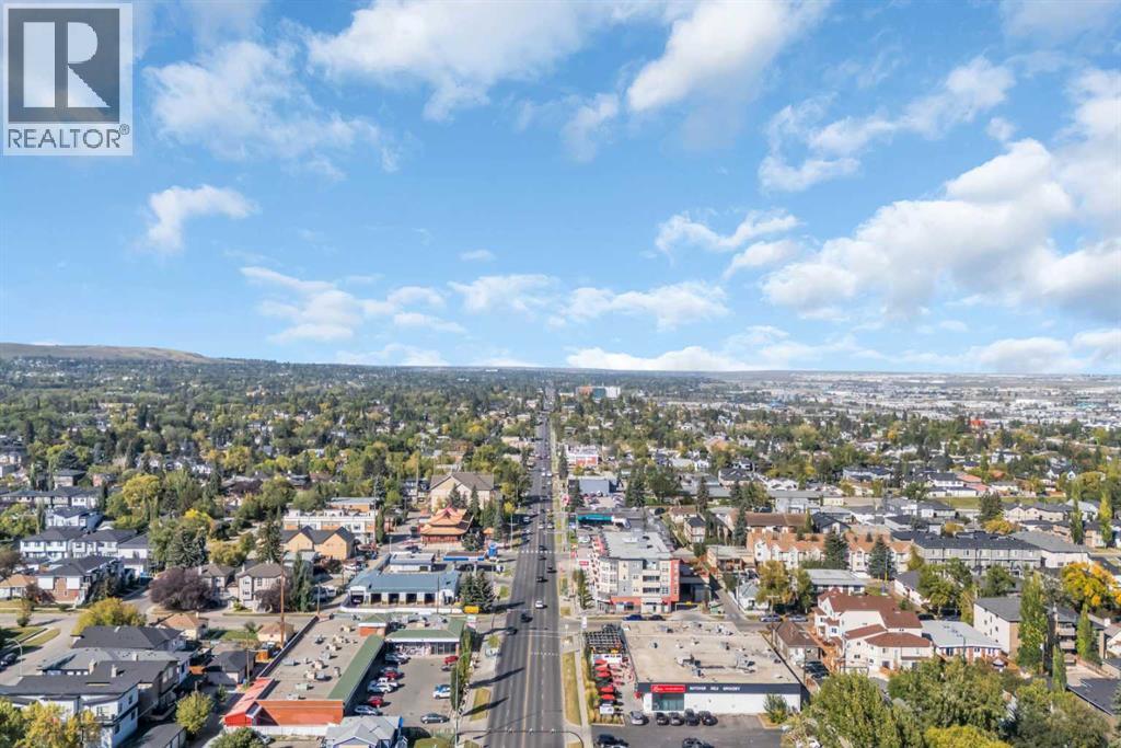 11, 3726 Centre Street NE