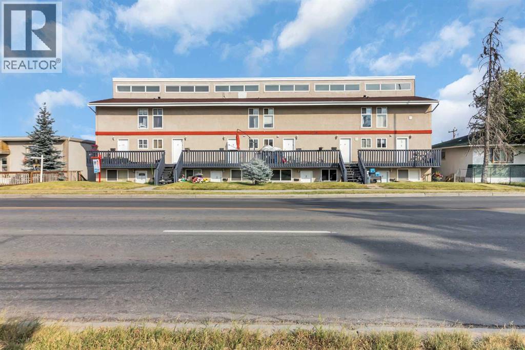 11, 3726 Centre Street NE