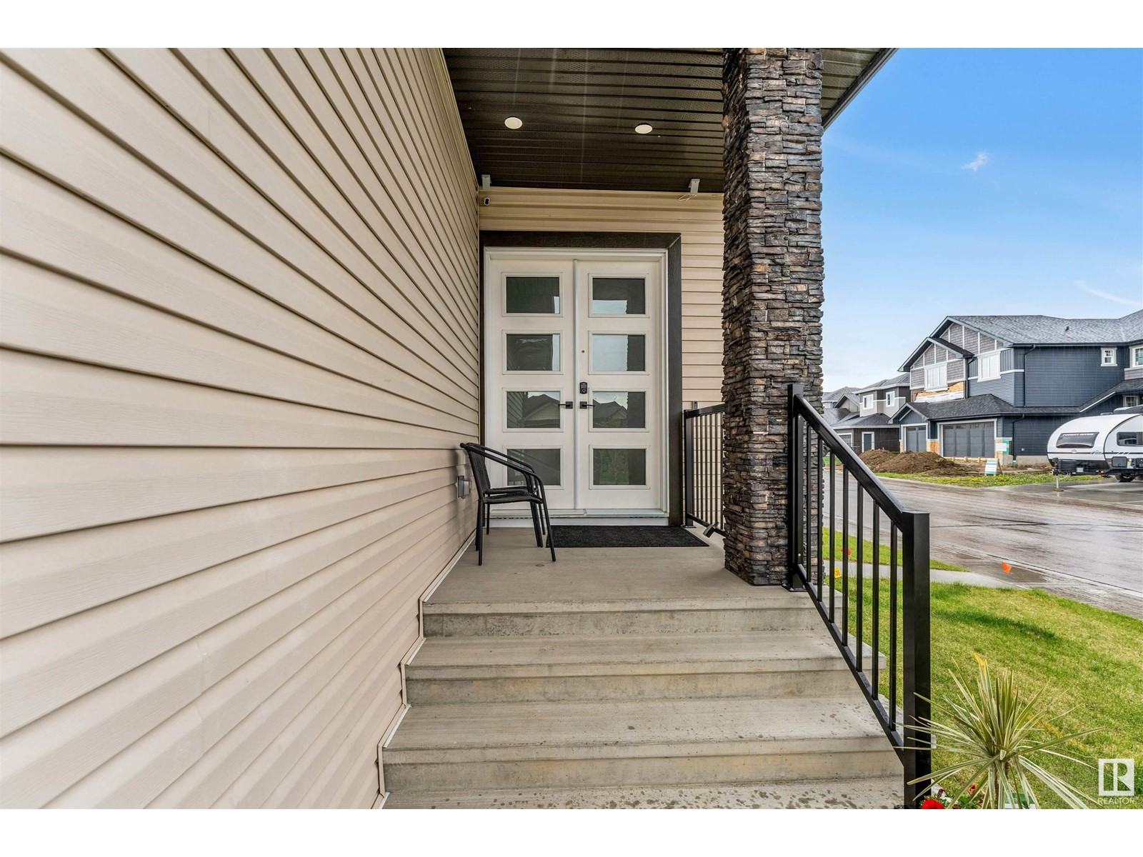 259 RAVINE DR