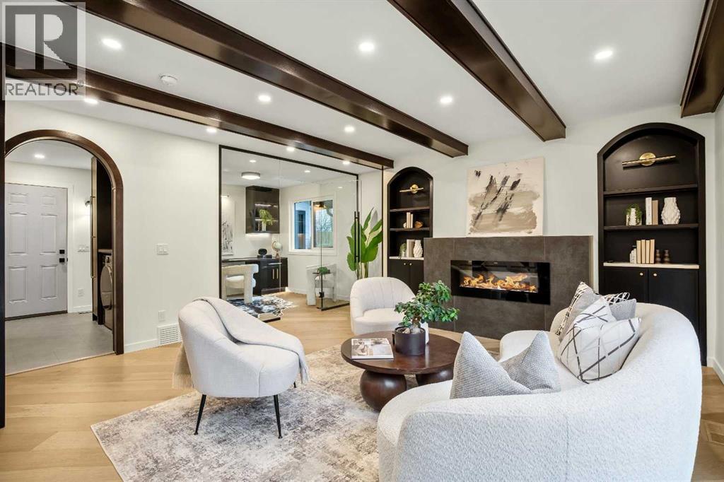 216 Oakridge Place SW