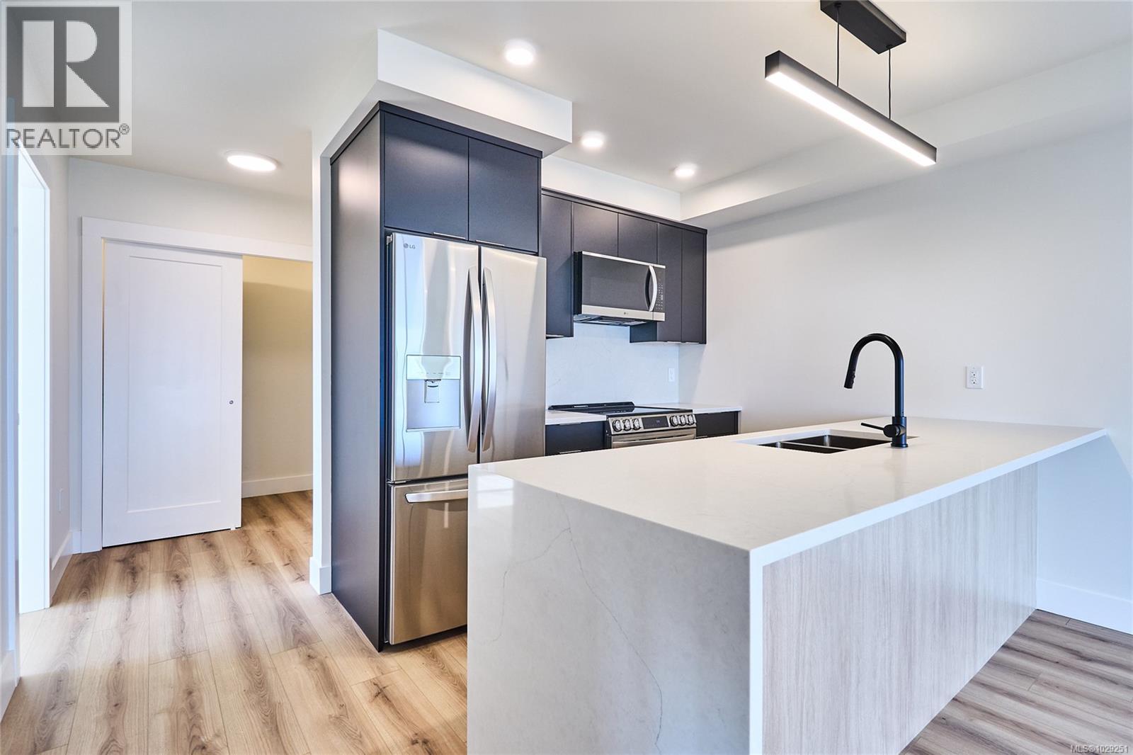 405 45 Haliburton St