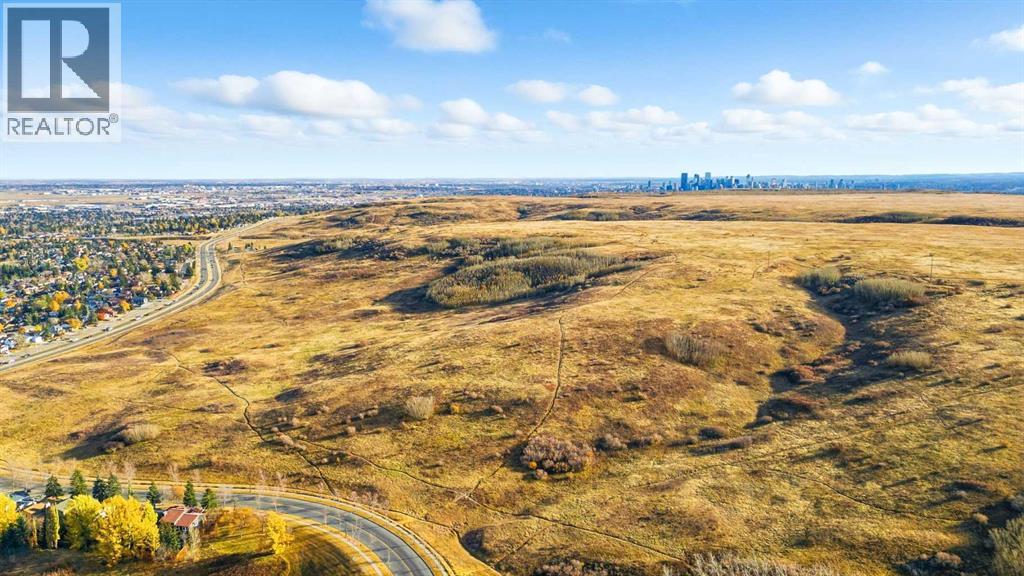 447 Berkley Crescent NW